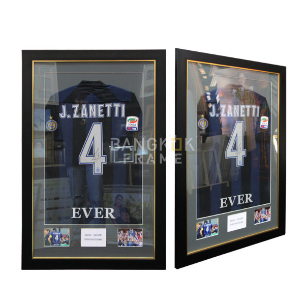 กรอบรูปเสื้อบอลโชว์ลายเซ็นนักเตะ